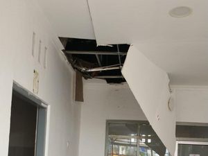 Gempa M 5,6, Perjalanan KA Disetop Sementara-Plafon Stasiun Cianjur Rusak