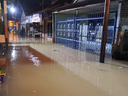 Baru Sehari Surut, Kampung Aur Medan Kembali Direndam Banjir 2 Meter