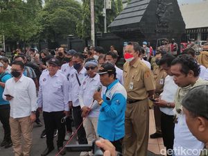 Jelang Penetapan UMK Jateng, Buruh Ngotot Minta Naik 13 Persen-Ancam Mogok Jelang Penetapan UMK Jateng, Buruh Ngotot Minta Naik 13 Persen-Ancam Mogok