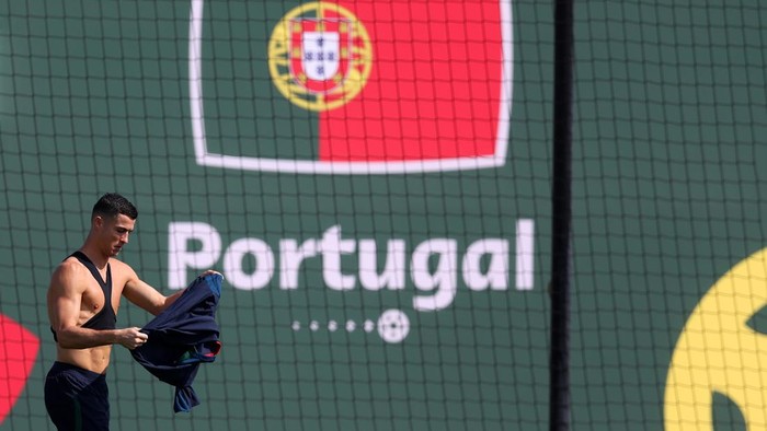 DOHA, QATAR - NOVEMBER 21: Cristiano Ronaldo of Portugal takes to the field during the Portugal Training Session at Al Shahaniya SC training centre on November 21, 2022 in Doha, Qatar. (Photo by Christopher Lee/Getty Images )