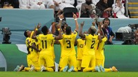Ekuador berhasil mengatasi Qatar di babak pertama dalam laga pembuka Piala Dunia 2022 di Grup A. (AP Photo/Natacha Pisarenko) 