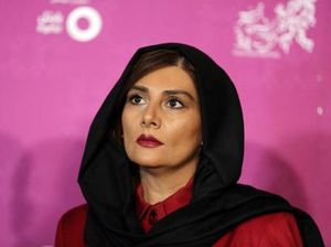 Iran Tangkap Artis Hengameh Ghaziani Gegara Video Tanpa Hijab Iran Tangkap Artis Hengameh Ghaziani Gegara Video Tanpa Hijab