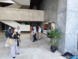 Anggota DPR Berhamburan Saat Gempa M 5,6 Cianjur Terasa Kuat di Jakarta