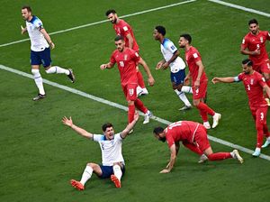 Inggris Vs Iran: Maguire Minta Penalti, Didiamkan Wasit dan VAR