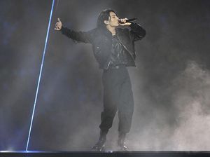 Lihat Lagi Aksi Jungkook BTS di Pembukaan Piala Dunia 2022 Qatar Lihat Lagi Aksi Jungkook BTS di Pembukaan Piala Dunia 2022 Qatar