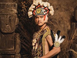 Kaesang Siraman di Rumah Sumber Solo pada Jumat, Diikuti Keluarga Inti Kaesang Siraman di Rumah Sumber Solo pada Jumat, Diikuti Keluarga Inti