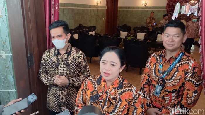 Ketua DPR Puan Maharani dan Wali Kota Solo Gibran Rakabuming Raka Ketua DPR Puan Maharani dan Wali Kota Solo Gibran Rakabuming Raka di Loji Gandrung, Senin (21/11/2022).