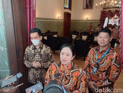 Gibran-Puan Akrab Ngobrol, Bahas Pernikahan Kaesang hingga Piala Dunia