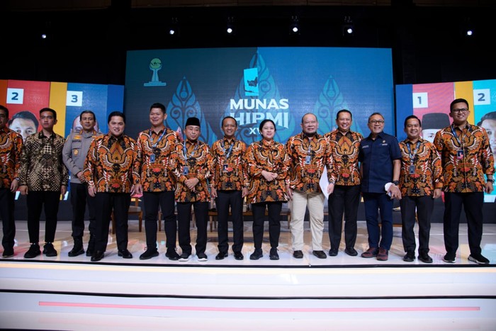Ketua DPR RI Puan Maharani menghadiri pembukaan Musyawarah Nasional ke-17 Himpunan Pengusaha Muda Indonesia (HIPMI) XVII di Solo, Jawa Tengah.