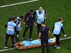 Inggris Vs Iran: Benturan Kepala, Kiper Team Melli Terkapar