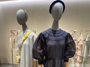 Koleksi Akhir Tahun Sapto Djojokartiko, Warna Kalem Jadi Primadona Lagi