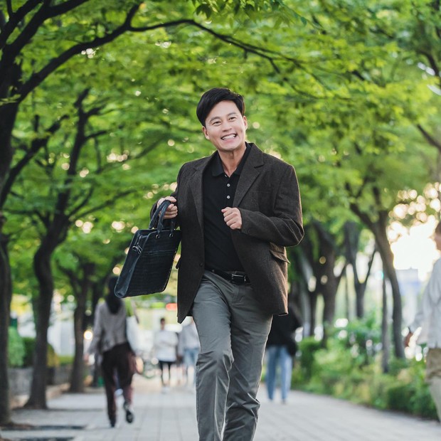 Lee Seo Jin/ Foto : instagram.com/hook_entertainment/ Lee Seo Jin/ Foto : instagram.com/hook_entertainment/