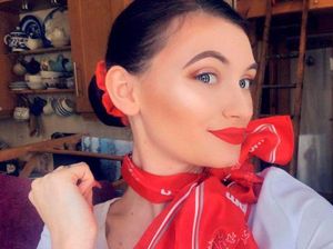 Mau Cepat Kaya, Pramugari Ganti Profesi Jadi Model OnlyFans