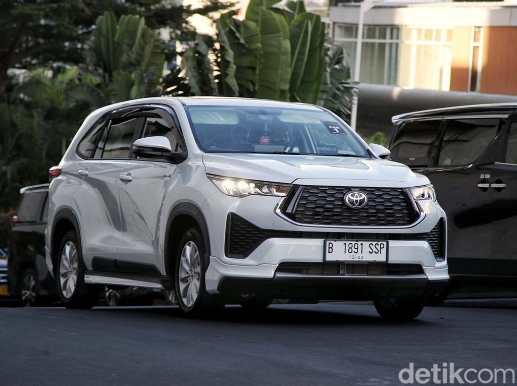 Kijang Innova Zenix Pakai FWD, Toyota Nggak Takut Konsumen Kabur? Kijang Innova Zenix Pakai FWD, Toyota Nggak Takut Konsumen Kabur?