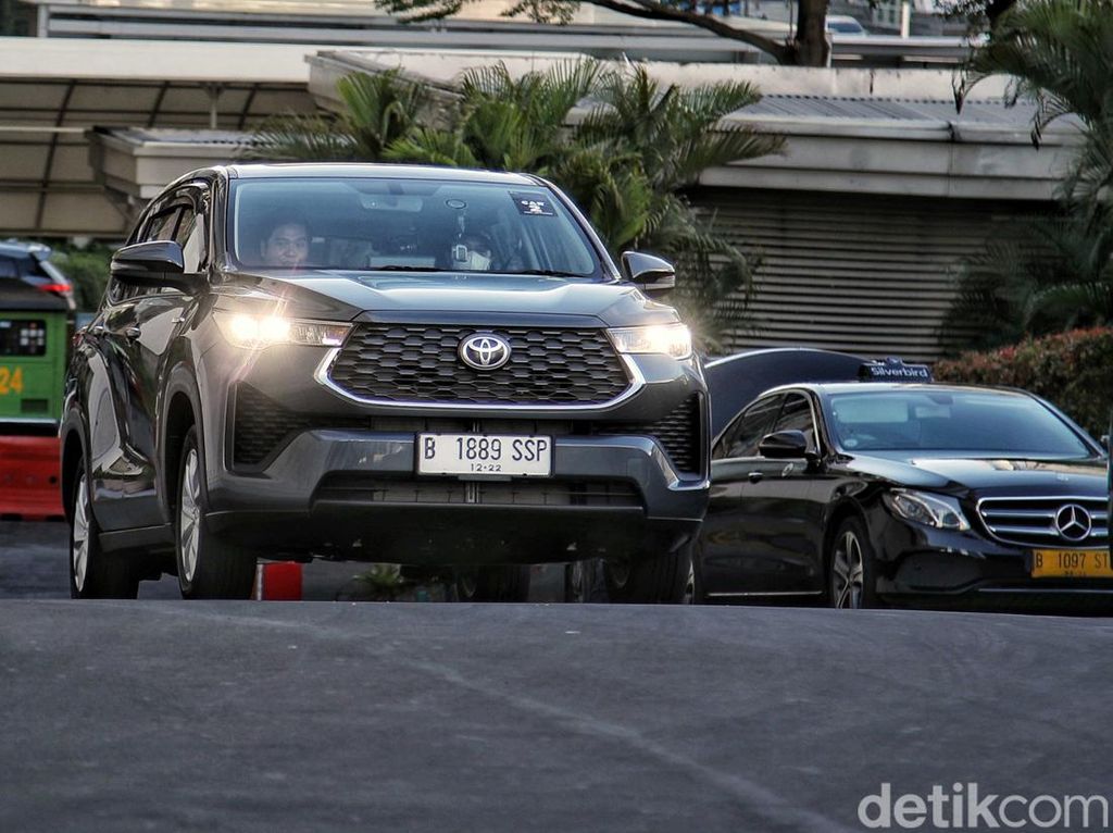 Kijang Innova Zenix Minum Pertamax-Shell Super, Siapin Duit Segini untuk Full Tank Kijang Innova Zenix Minum Pertamax-Shell Super, Siapin Duit Segini untuk Full Tank