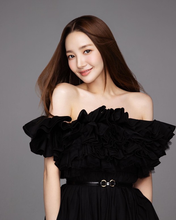 Park Min Young/ Foto : instagram.com/hook_entertainment/ Park Min Young/ Foto : instagram.com/hook_entertainment/