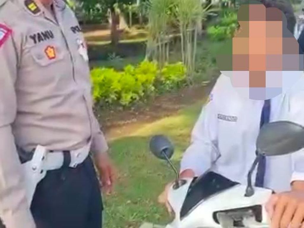 Tendang Nenek sampai Ngamuk Ditegur Polisi, Kok Bocah Dikasih Izin Bawa Motor? Tendang Nenek sampai Ngamuk Ditegur Polisi, Kok Bocah Dikasih Izin Bawa Motor?