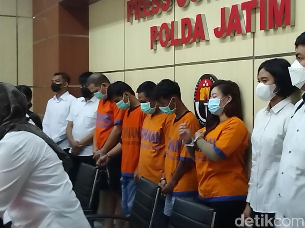 Modus 19 Perempuan Dijadikan PSK, Dijanjikan Kerja LC Bergaji Rp 10-30 Juta Modus 19 Perempuan Dijadikan PSK, Dijanjikan Kerja LC Bergaji Rp 10-30 Juta