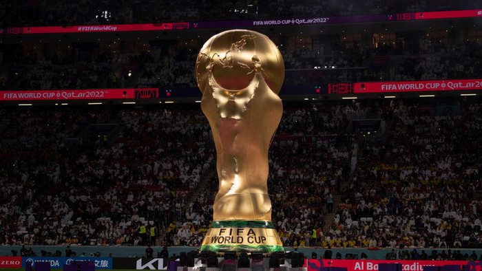 AL KHOR, QATAR - NOVEMBER 20: An inflatable World Cup trophy ahead of the FIFA World Cup Qatar 2022 Group A match between Qatar and Ecuador at Al Bayt Stadium on November 20, 2022 in Al Khor, Qatar. (Photo by Visionhaus/Getty Images)