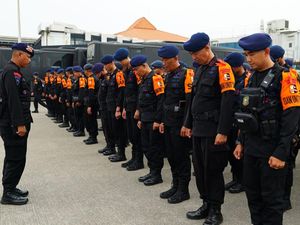Polri Kerahkan Ratusan Personel Brimob Bantu Penanggulangan Gempa Cianjur