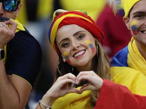 Paras-paras Cantik di Laga Qatar Vs Ekuador