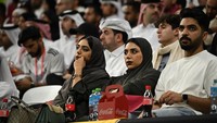 Ekspresi suporter Qatar saat menyaksikan timnas negaranya menghadapi Ekuador. Reuters/Dylan Martinez  