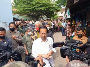 Potret Jokowi-Ganjar Blusukan Pasar Malangjiwan Karanganyar