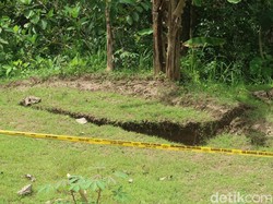 Muncul Rekahan Tanah di Sambeng Gunungkidul Usai Hujan Deras