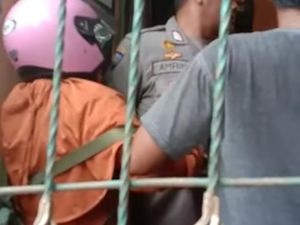 Masuk Rumah Warga, Perempuan di Bima Nyaris Diamuk Massa Masuk Rumah Warga, Perempuan di Bima Nyaris Diamuk Massa