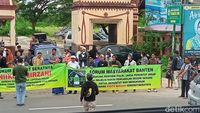 Sidang Nikita Mirzani Diwarnai Demo