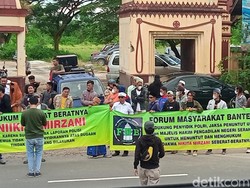 Sidang Nikita Mirzani Diwarnai Demo, Ini Permintaan Ormas