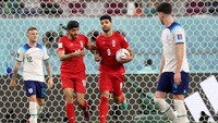 Iran membalas tiga menit berselang! Ali Gholizadeh melepaskan umpan silang yang diteruskan oleh Mehdi Taremi dengan tembakan deras ke dalam gawang Inggris. Skor 4-1