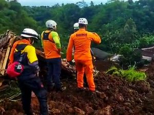 Tim SAR Gerak Cepat Cari Korban Gempa Cianjur