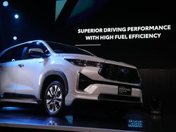 Mobil Hybrid atau Listrik yang Bakal Lebih Laris di Indonesia? Ini Kata Toyota