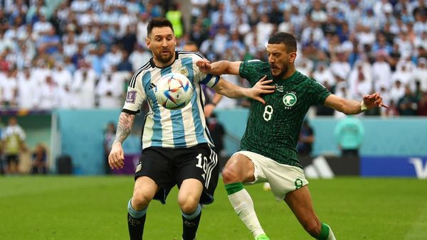 Abdulelah Al Malki Pengawal yang Bikin Messi Tak Berkutik