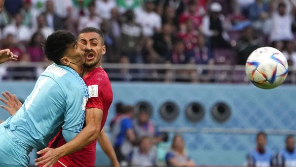 Insiden Berdarah Kiper Iran Bikin Tim Medis Dipertanyakan