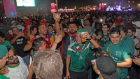 Zona penggemar ini akan menjadi area yang toleran terhadap alkohol, namun suporter disarankan untuk tidak meminum minuman tersebut di area lain yang tidak ditentukan.