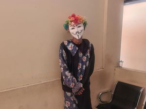 Waspada! Badut Maling Motor Ojol Bergentayangan di Jaksel Waspada! Badut Maling Motor Ojol Bergentayangan di Jaksel