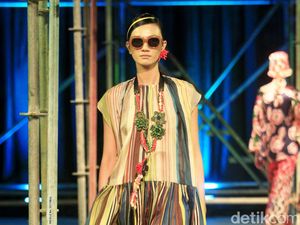 10 Koleksi Busana Terbaru Studio 133 Biyan, Penuh Warna dan Tabrak Motif