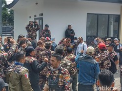 Aksi Unjuk Rasa Warnai Sidang Perdana Kasus Pembunuhan Letkol Mubin