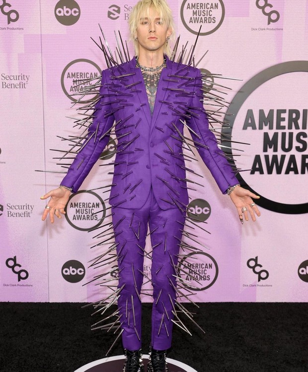 Machine Gun Kelly di American Music Awards 2022/