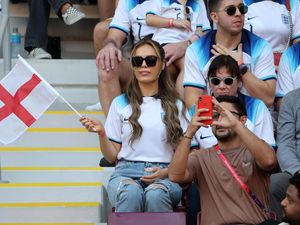 Foto: Gaya WAGs Inggris Dukung Pacar dan Suami di Piala Dunia 2022 Qatar Foto: Gaya WAGs Inggris Dukung Pacar dan Suami di Piala Dunia 2022 Qatar