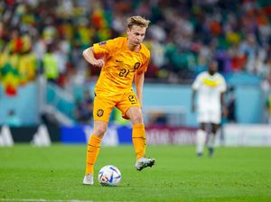 Frenkie de Jong: Belanda Biasa-biasa Saja Frenkie de Jong: Belanda Biasa-biasa Saja
