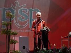 Riuh Kode Pemimpin Rambut Putih, Ganjar Unggah Foto Berambut Hitam