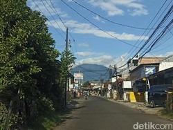 Dua Jalur Pendakian Gunung Gede Retak Imbas Gempa Cianjur