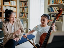 10 Contoh Cerita Liburan Sekolah di Rumah Bersama Keluarga dan Membantu Ibu