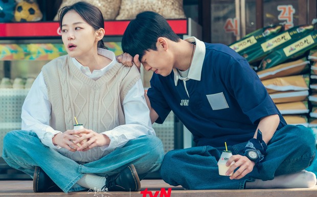 Meskipun telah bersahabat sejak kecil, Seung Wan dan Ji Woong tetap mempertahankan hubungan mereka sebagai sahabat sampai mereka dewasa tanpa ada perasaan saling suka.