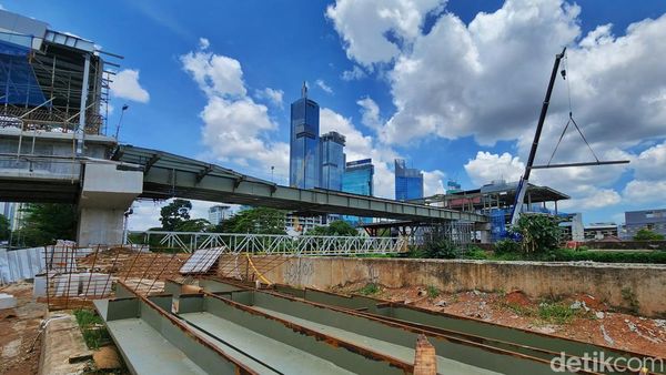 Progres Terkini Pembangunan JPM Dukuh Atas, Melintang di Atas Sungai BKB