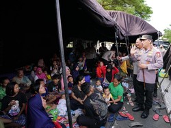 Kapolri Dengar Keluhan Pengungsi Gempa Cianjur, Jamin Kebutuhan Terpenuhi