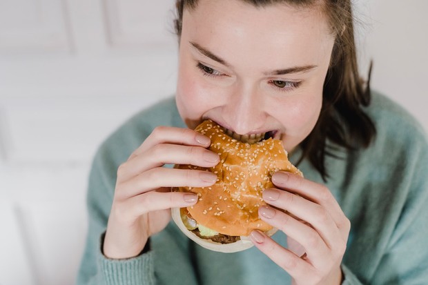 Kecepatan Mengunyah Makanan/Foto: Pexels.com/Tim Samuel Kecepatan Mengunyah Makanan/Foto: Pexels.com/Tim Samuel